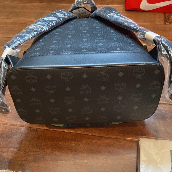 MCM Stark Medium Black Backpack NWT - Picture 11 of 16